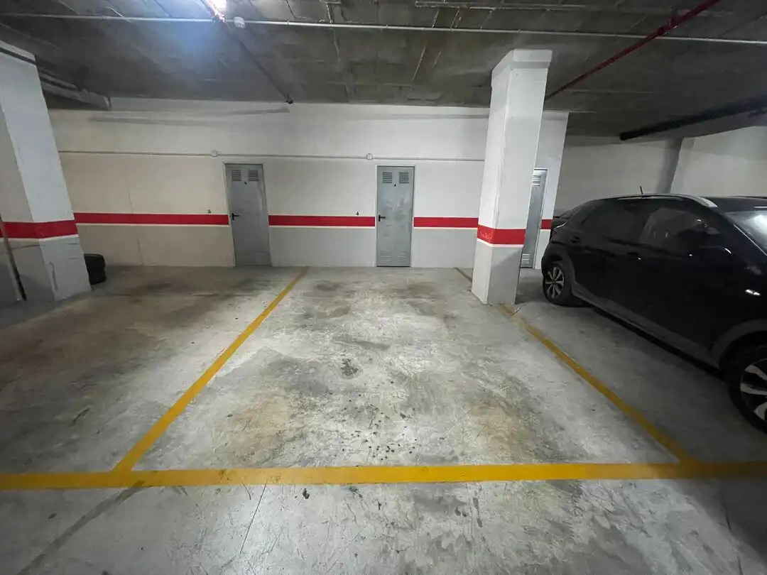 Parking de Piso en venta en Alicante / Alacant con Aire acondicionado, Calefacción y Trastero