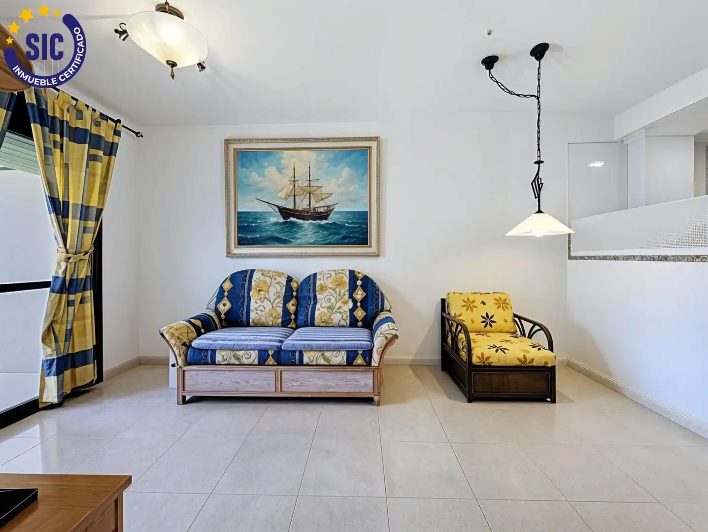 Sala d'estar de Apartament en venda en Calpe / Calp amb Calefacció, Terrassa i Piscina comunitària