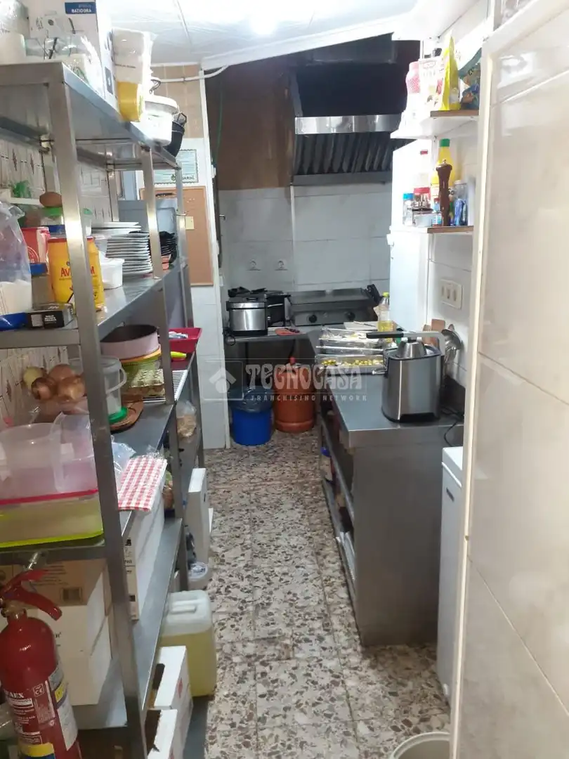 Cuina de Local en venda en San Fernando de Henares amb Aire condicionat i Terrassa