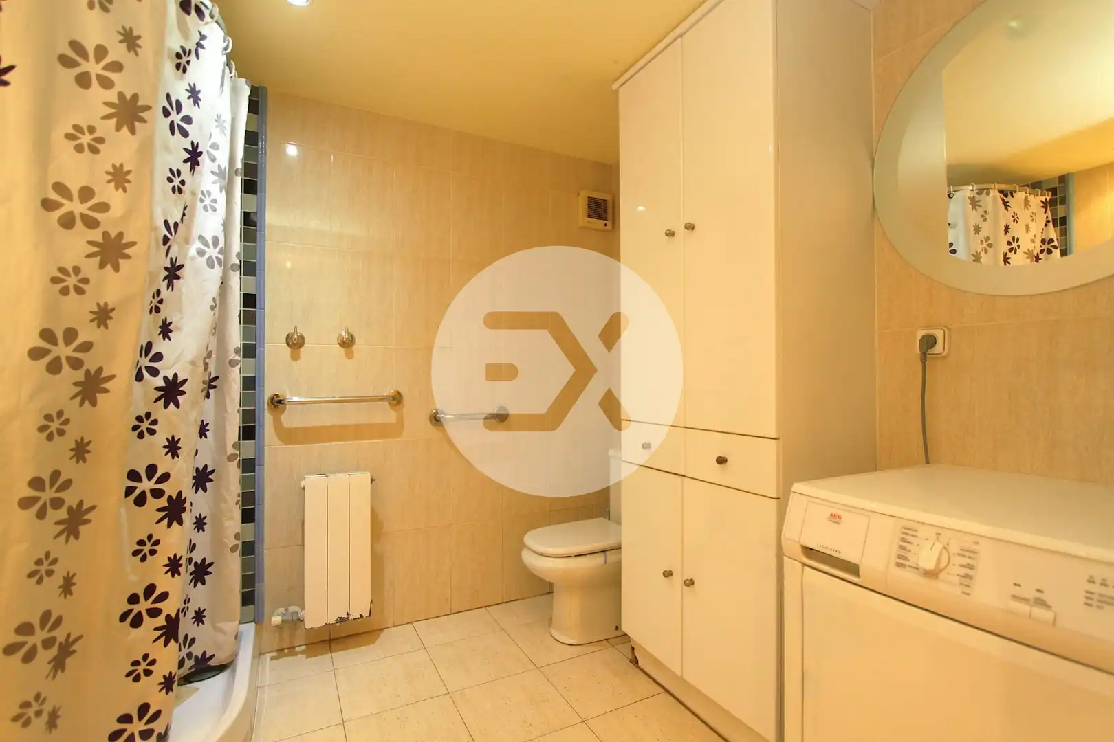 Bathroom of Flat for sale in Castelldefels  with Air Conditioner, Heating and Oven