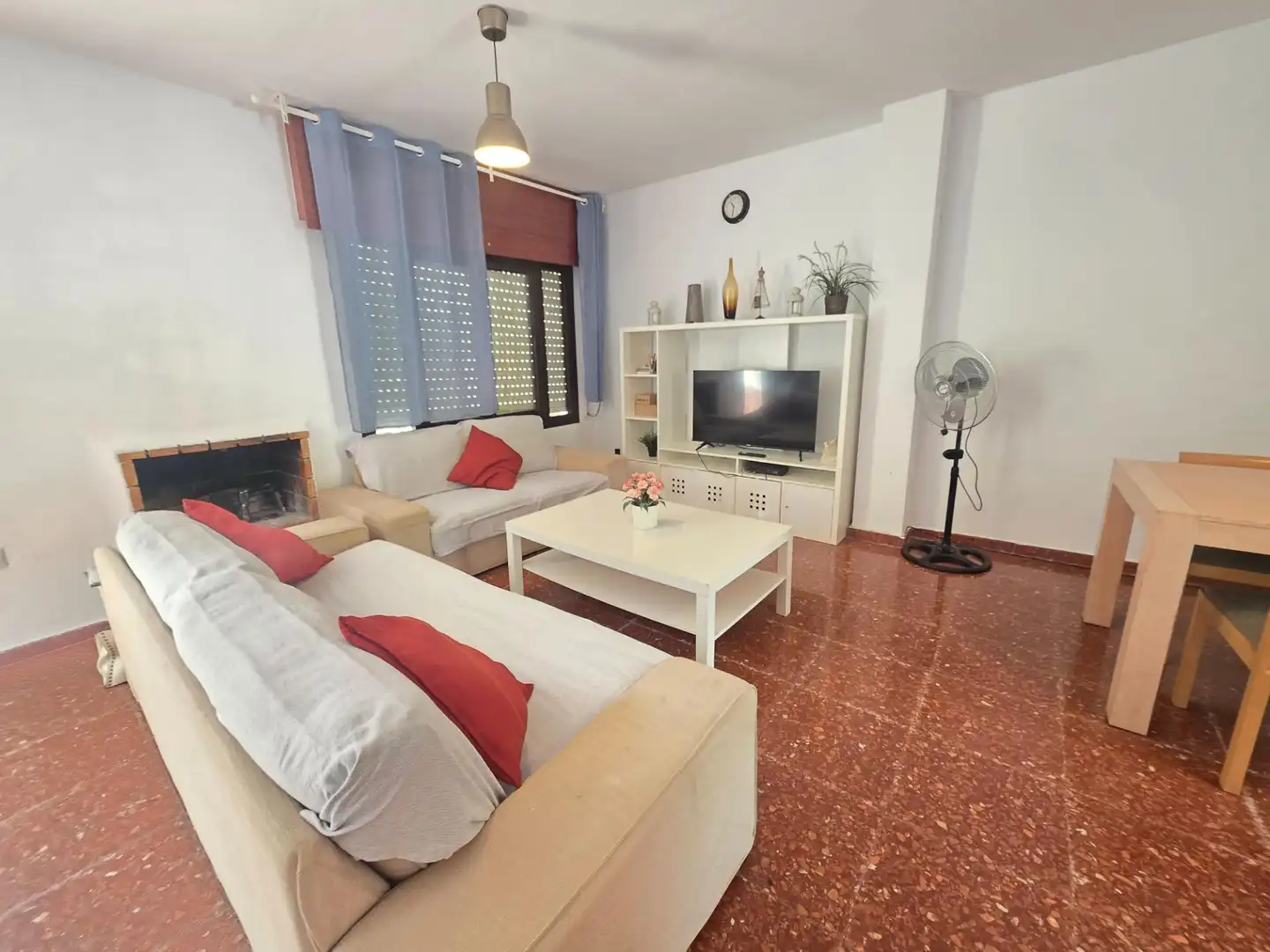 Sala de estar de Casa adosada de alquiler en Vélez-Málaga con Jardín privado, Terraza y Amueblado