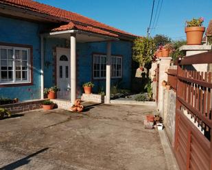 Außenansicht von Haus oder Chalet miete in Cerdedo mit Privatgarten, Möbliert und Ofen