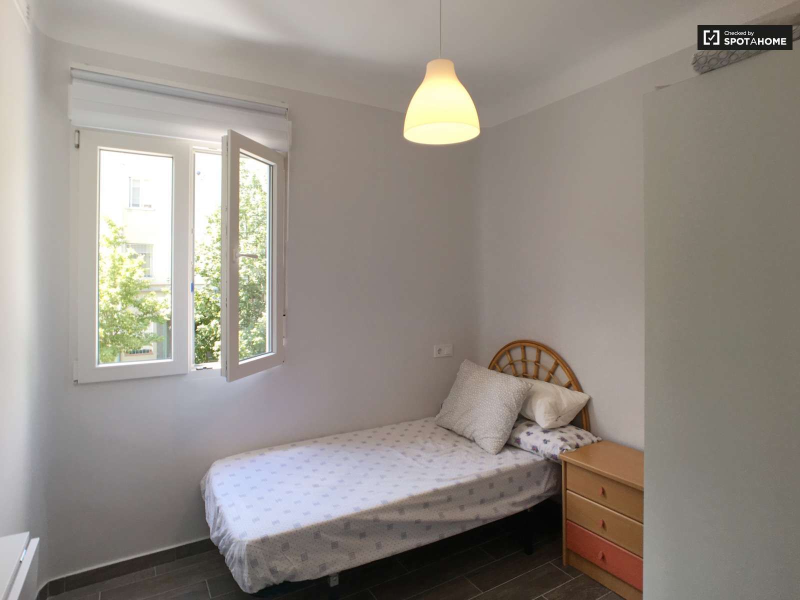 Flat to share in Moscardó