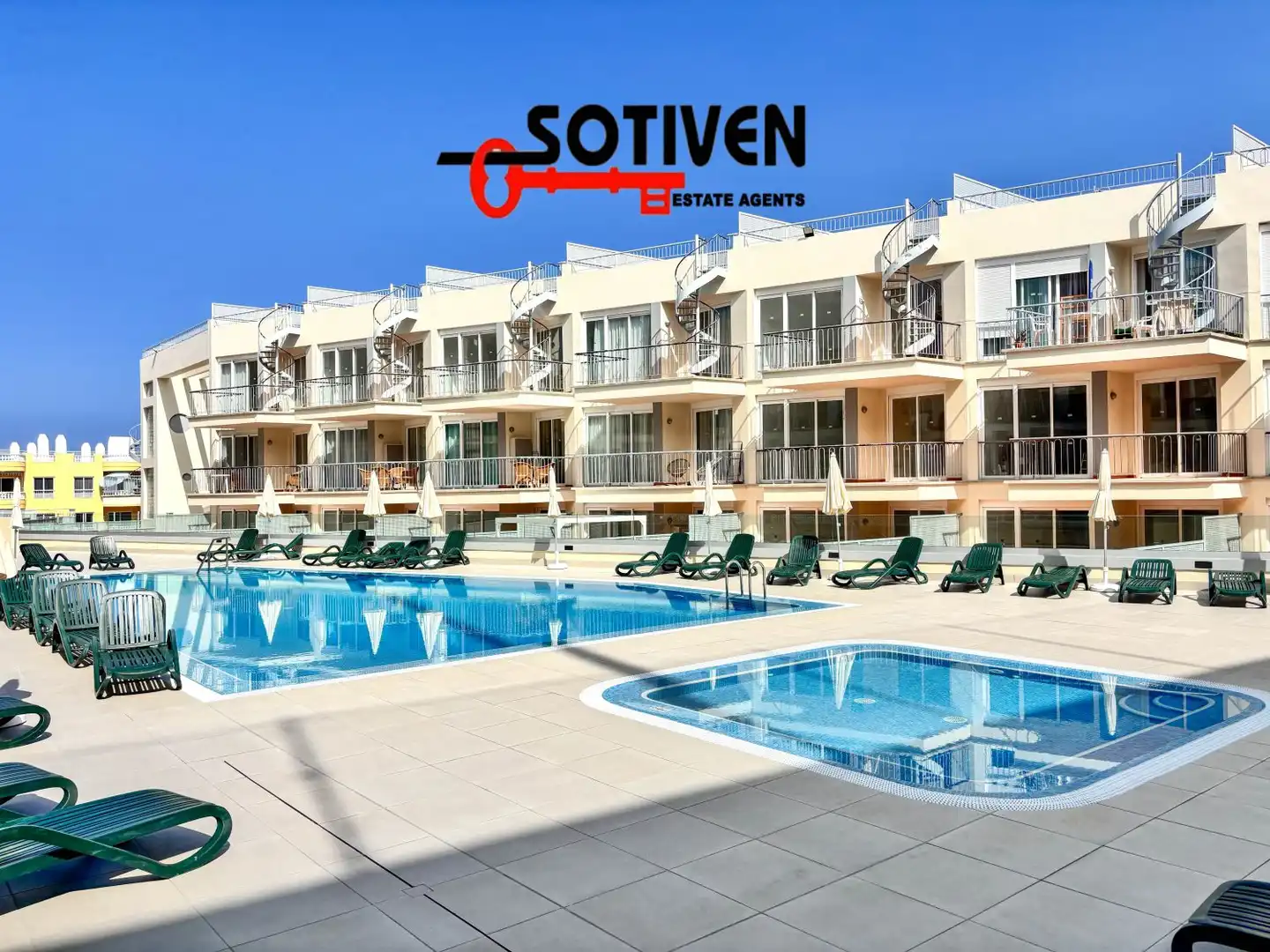 Vista exterior de Apartament de lloguer en Santiago del Teide amb Terrassa i Piscina comunitària