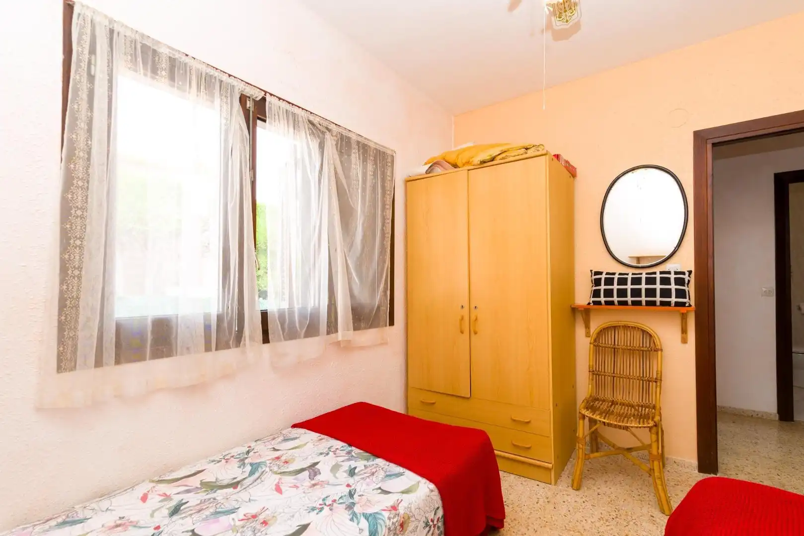Dormitori de Casa o xalet en venda en Benicasim / Benicàssim amb Jardí privat, Terrassa i Traster