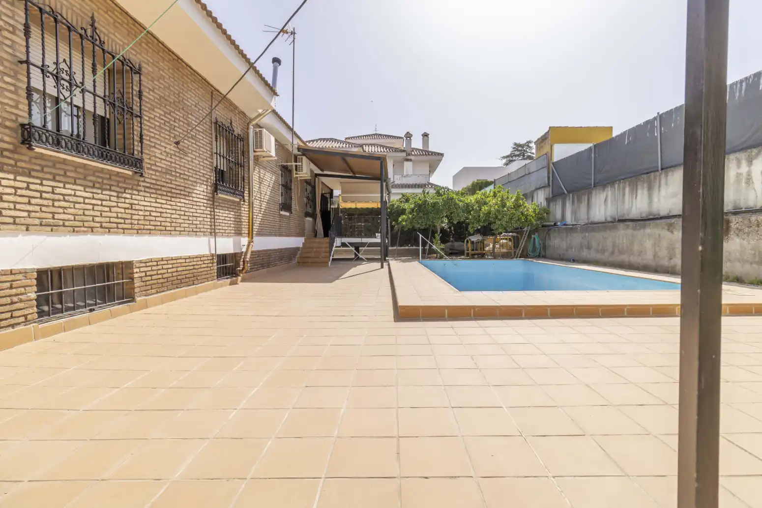 Piscina de Casa o xalet en venda en Gines amb Aire condicionat, Terrassa i Traster