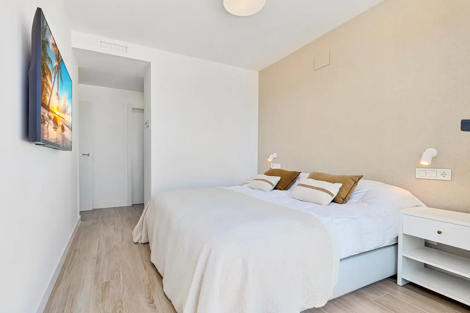 Habitación de Apartamento de alquiler en Mijas con Aire acondicionado, Calefacción y Jardín privado
