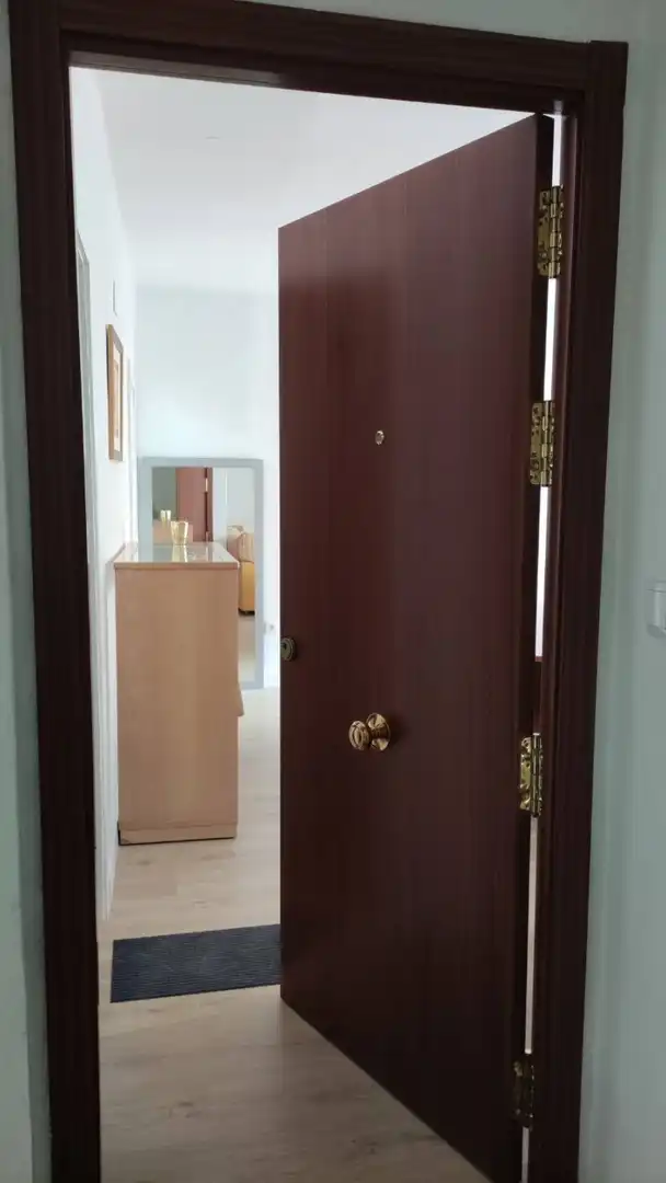 Wohnung zur Miete in Cáceres mit Klimaanlage, Privatgarten und Terrasse