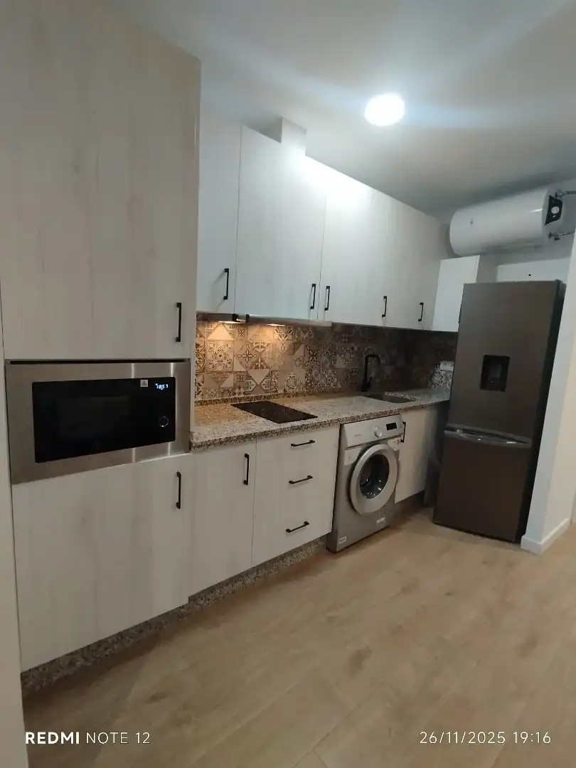 Cuina de Loft de lloguer en Castilleja de la Cuesta amb Aire condicionat, Calefacció i Moblat