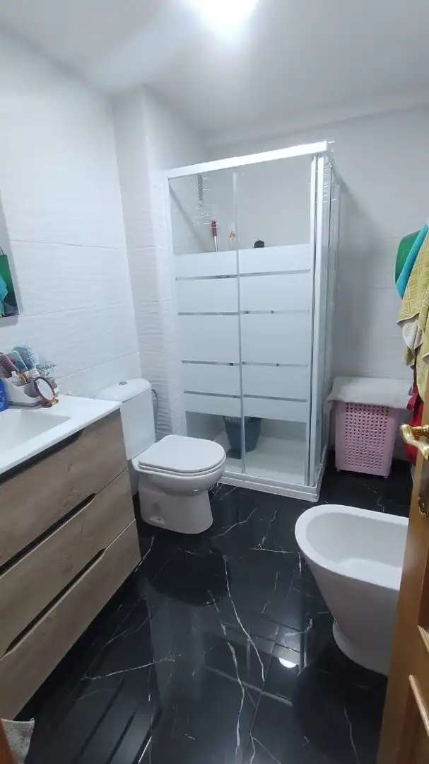 Baño de Piso en venta en Gilet con Aire acondicionado, Amueblado y Balcón