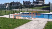 Piscina de Pis en venda en Castro-Urdiales amb Calefacció i Moblat