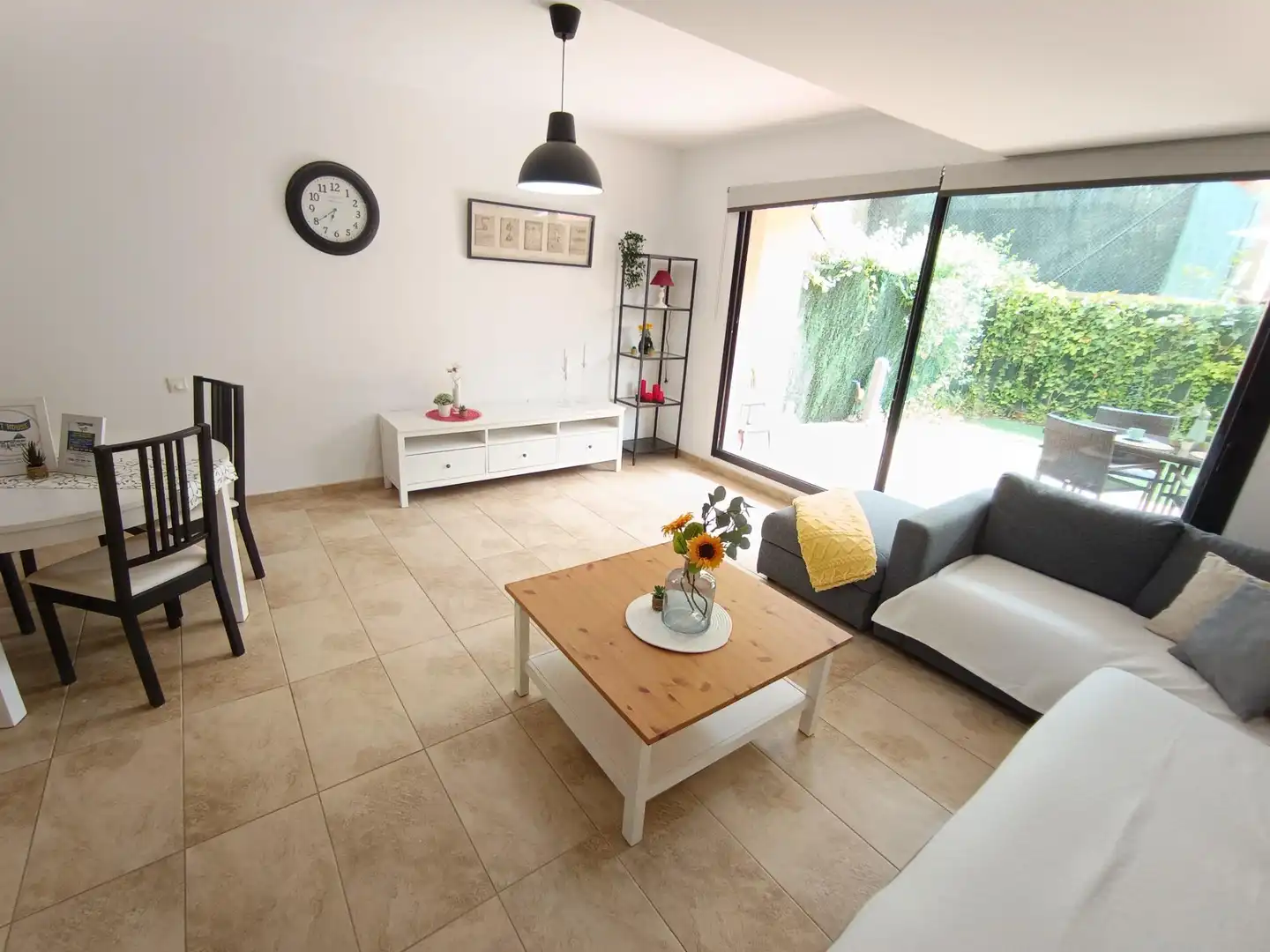 Sala de estar de Casa adosada en venta en Molina de Segura con Aire acondicionado, Calefacción y Jardín privado