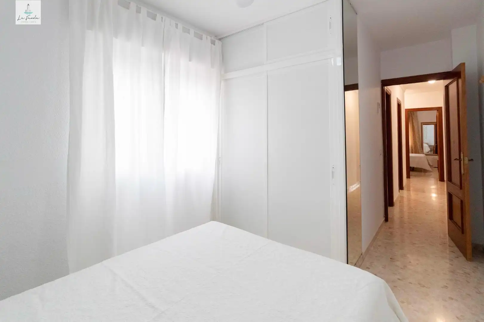 Dormitori de Pis en venda en Rincón de la Victoria amb Terrassa i Moblat
