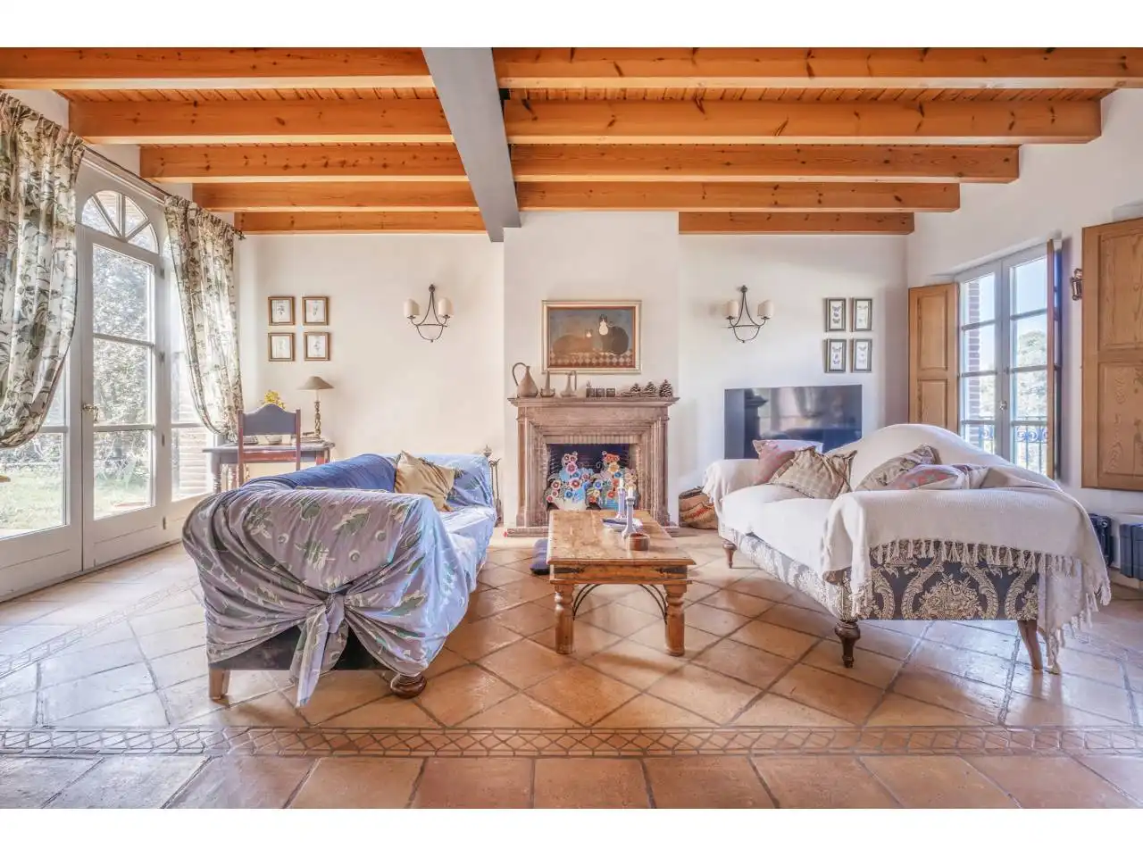 Sala d'estar de Casa o xalet en venda en Matadepera amb Calefacció, Jardí privat i Piscina