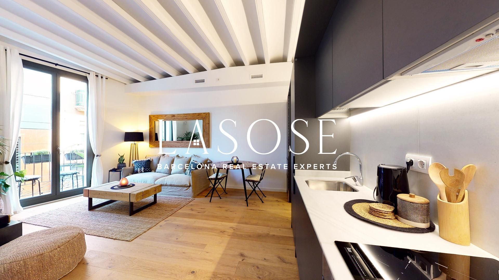 Living room of Flat to rent in  Barcelona Capital  with Air Conditioner, Heating and Parquet flooring