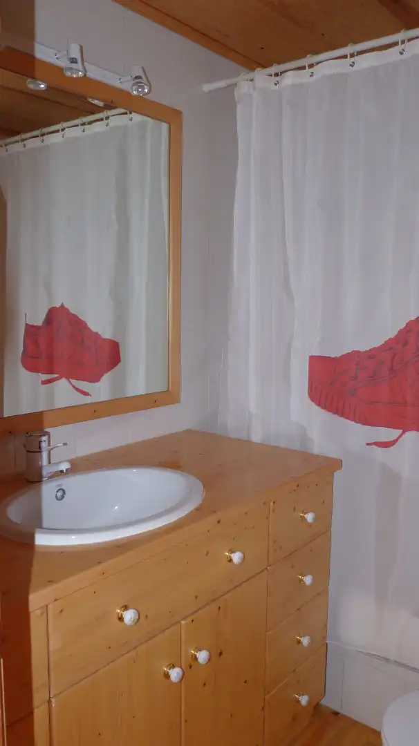 Baño de Apartamento de alquiler en Llívia con Calefacción, Parquet y Trastero