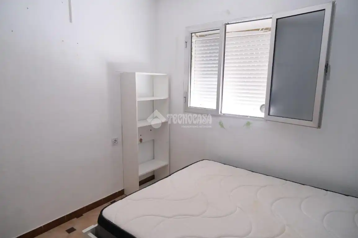 Bedroom of Flat for sale in Sevilla