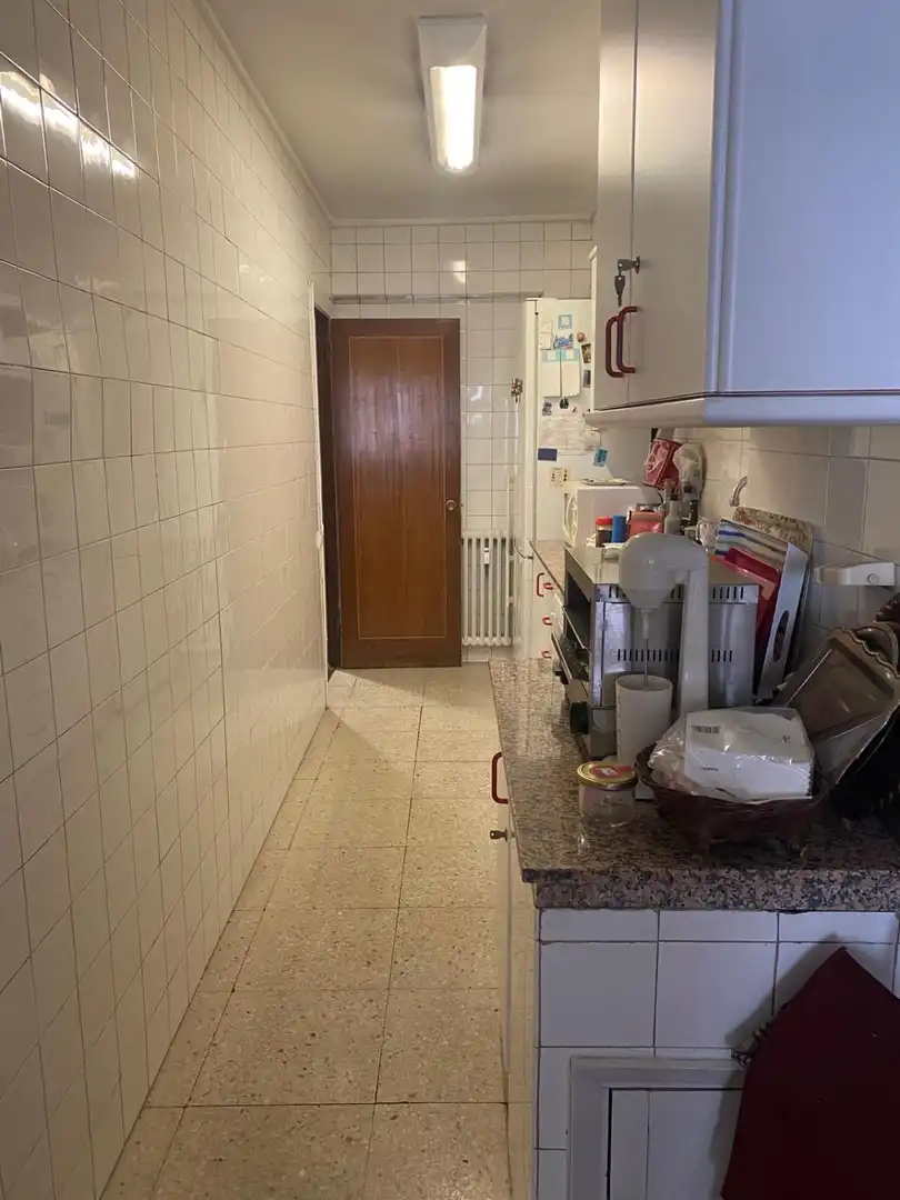 Cuina de Pis en venda en Oviedo  amb Calefacció, Terrassa i Traster