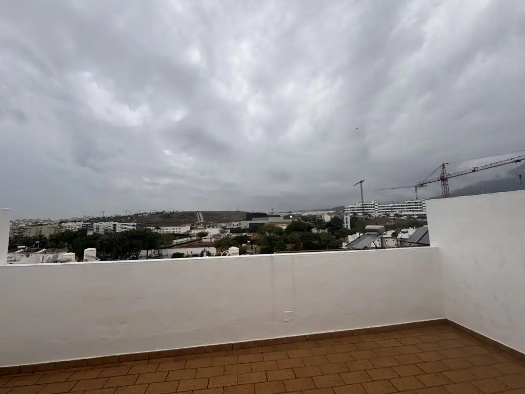 Vista exterior de Casa o xalet en venda en Estepona amb Forn i Rentadora