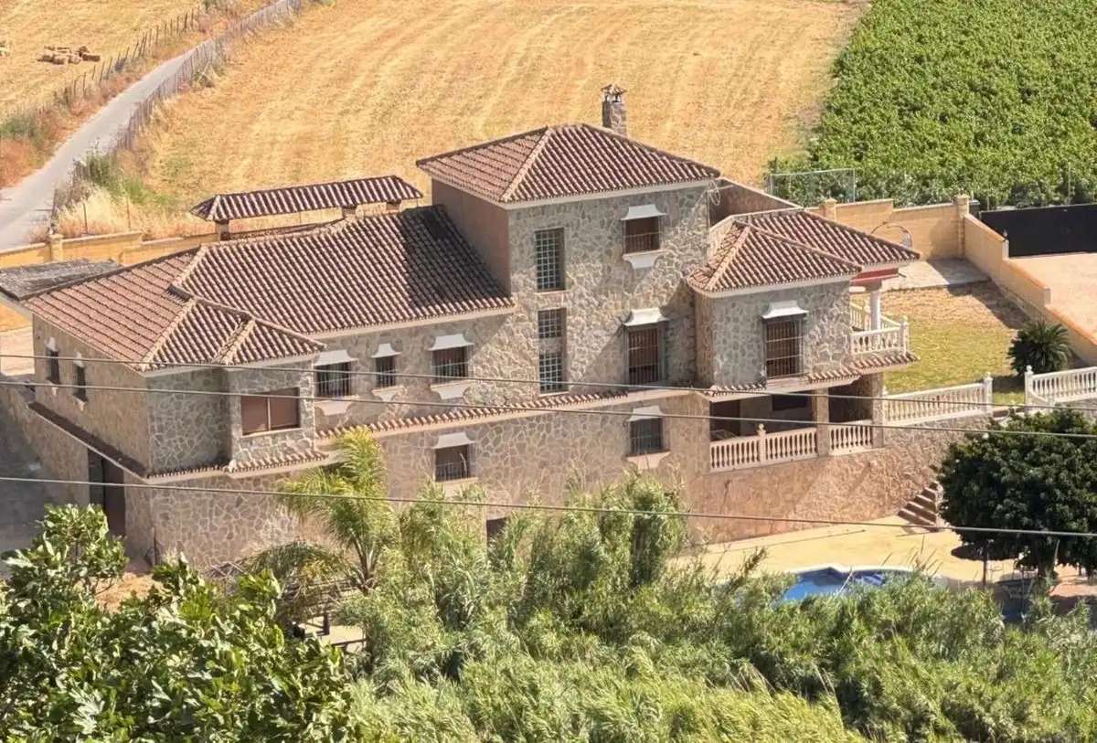 Vista exterior de Casa o xalet en venda en Manilva amb Terrassa i Traster
