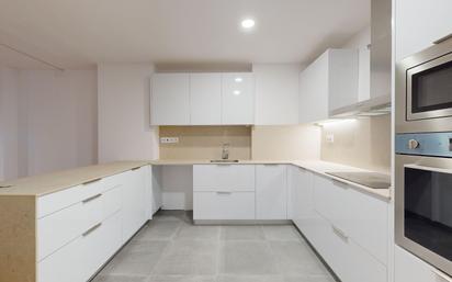 Kitchen of Flat for sale in Girona Capital  with Air Conditioner, Heating and Terrace