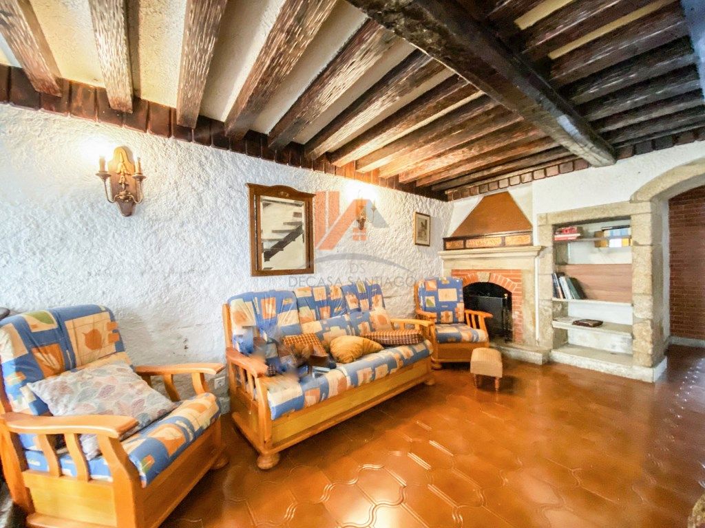 Sala d'estar de Casa o xalet en venda en Santiago de Compostela  amb Terrassa