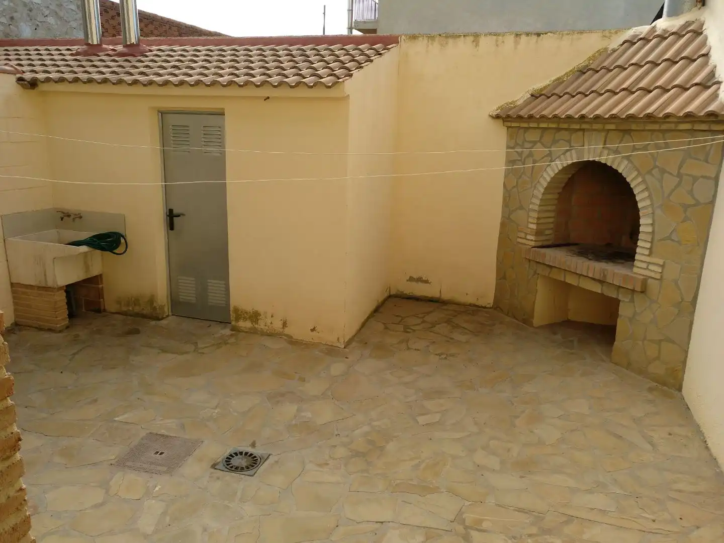 Wohnung zur Miete in Lécera mit Privatgarten, Terrasse und Abstellraum