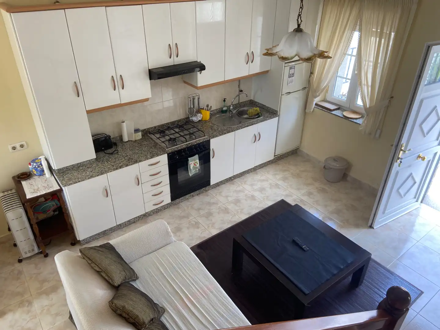 Cuina de Casa o xalet en venda en A Pobra do Caramiñal amb Calefacció, Jardí privat i Parquet