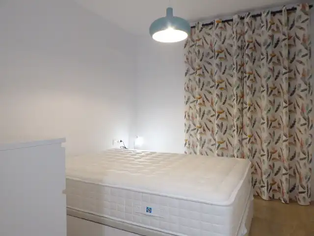 Schlafzimmer von Wohnung zur Miete in Málaga mit Klimaanlage, Abstellraum und Möbliert