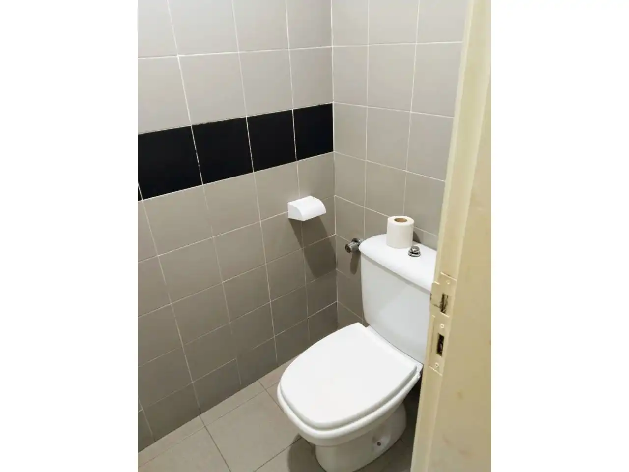 Badezimmer von Büro zur Miete in Burgos mit Klimaanlage