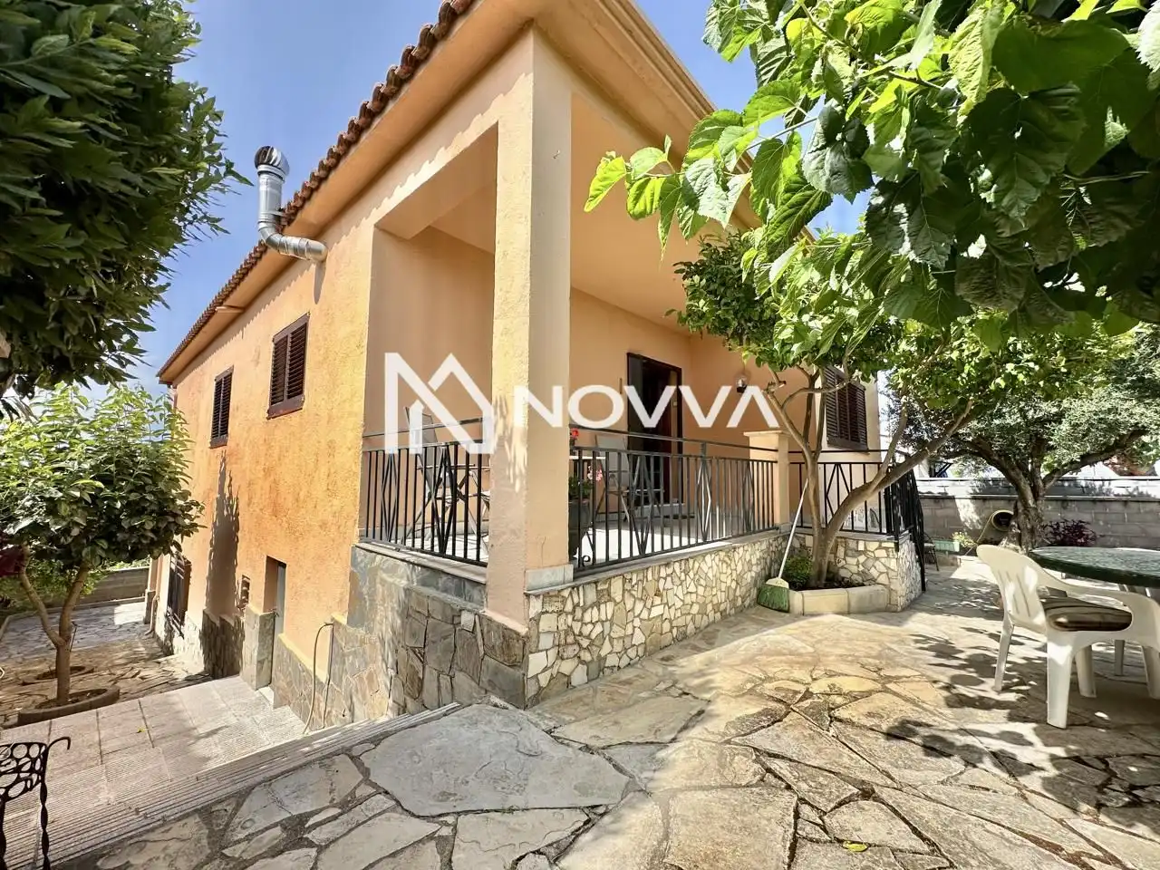 Vista exterior de Casa o xalet en venda en Palafolls amb Jardí privat