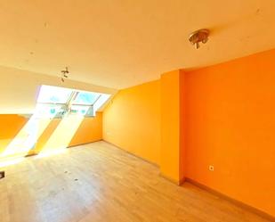 Bedroom of Flat for sale in Valdefresno
