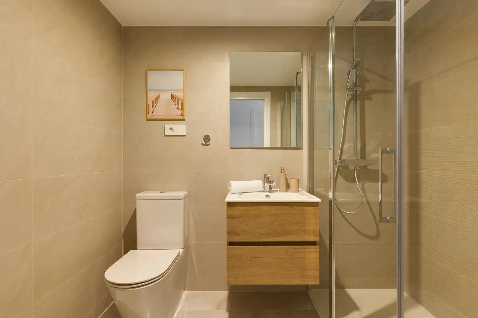 Baño de Apartamento de alquiler en Torrevieja con Aire acondicionado, Jardín privado y Amueblado