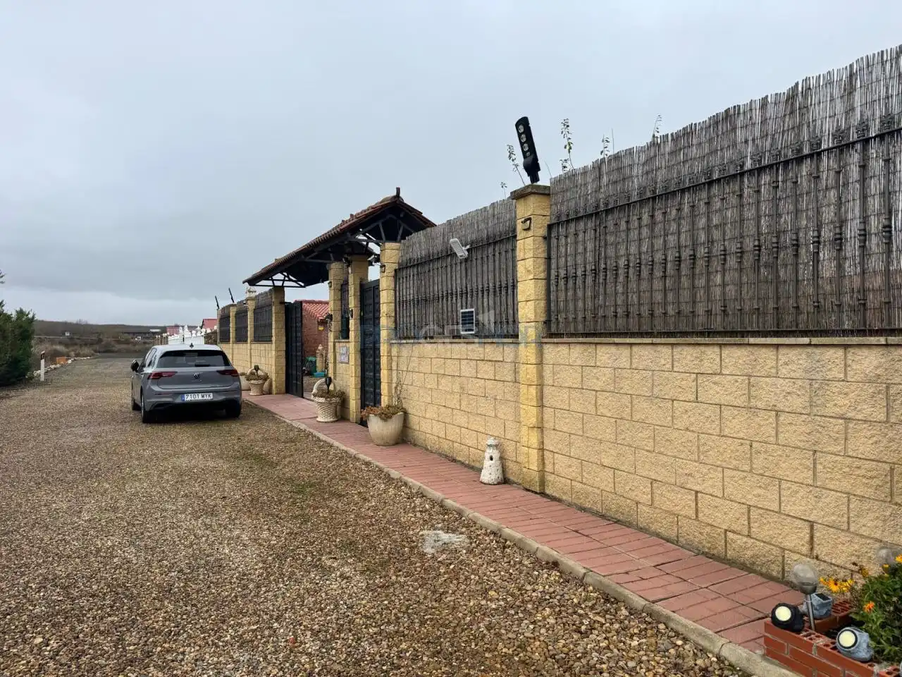 Vista exterior de Casa o chalet en venta en Onzonilla con Calefacción y Jardín privado