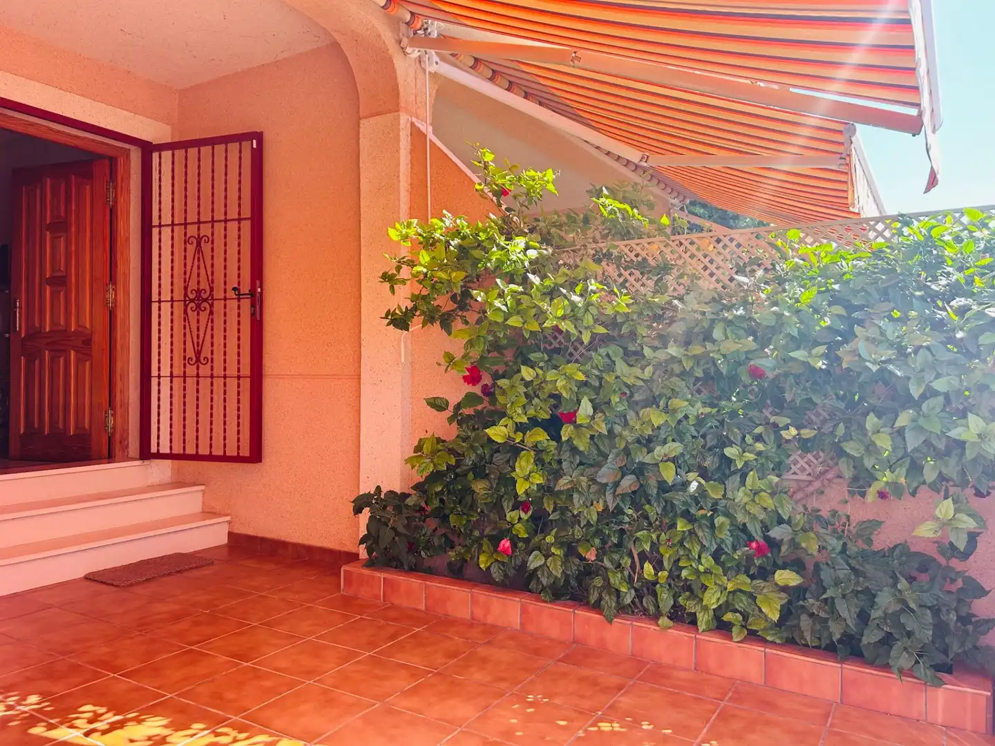 Einfamilien-Reihenhaus zum Verkauf in San Javier mit Klimaanlage, Terrasse und Möbliert
