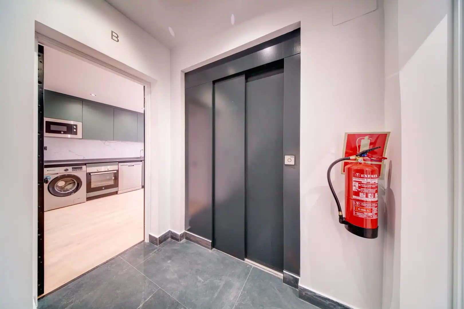 Flat with terrace for sale in Calle de las Delicias 15, imagen 21