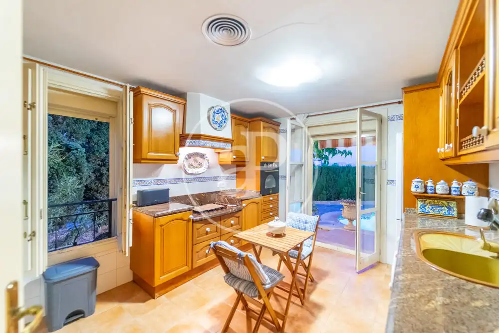 Kitchen of Houses for sale in Golf Bahía