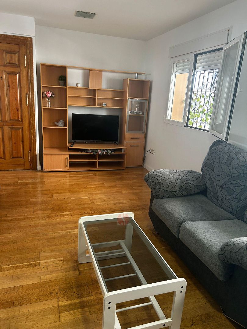 Living room of Flat for sale in  Granada Capital  with Furnished, Oven and Washing machine
