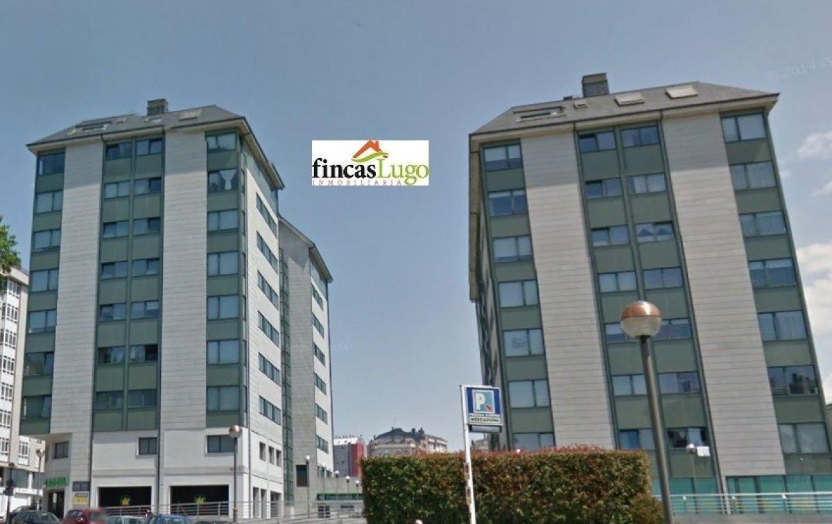 Vista exterior de Garaje de alquiler en Lugo Capital