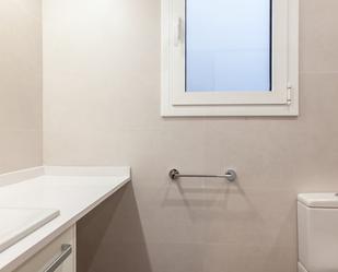 Bathroom of Flat to rent in  Madrid Capital