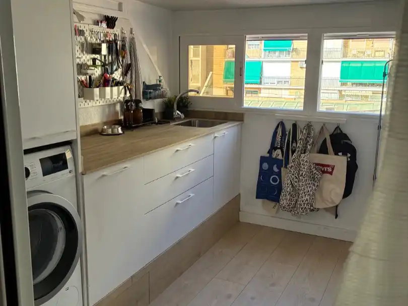 Kitchen of Flat for sale in Instituts - Universitat