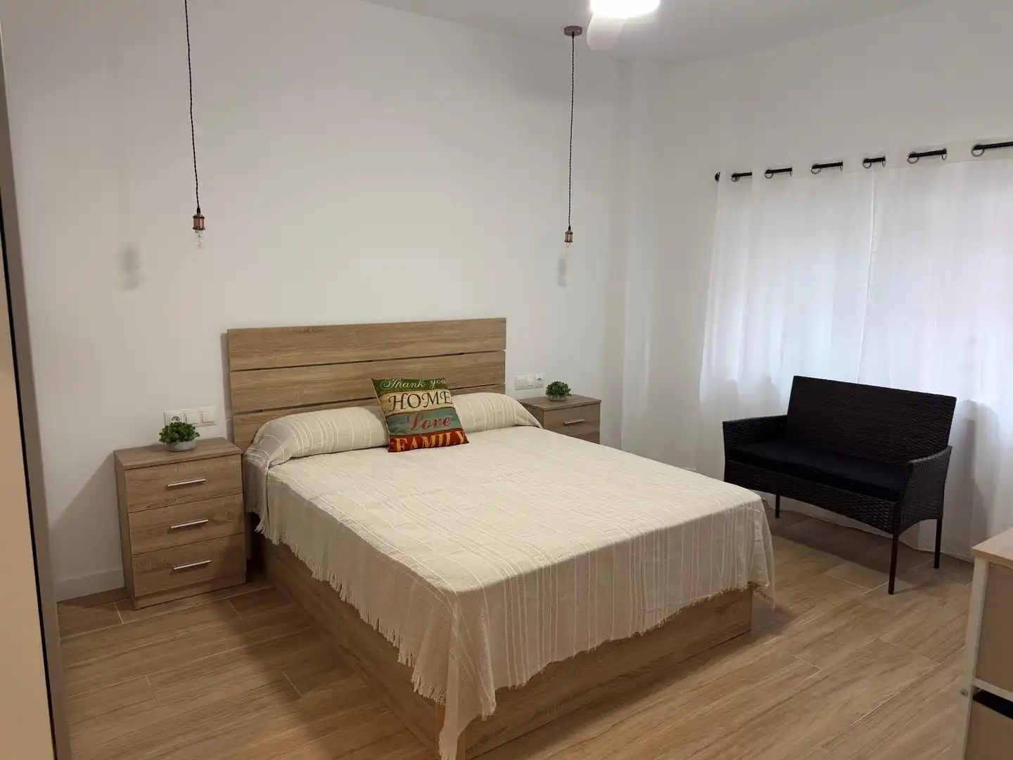 Habitación de Apartamento de alquiler en Torremolinos con Aire acondicionado, Calefacción y Amueblado