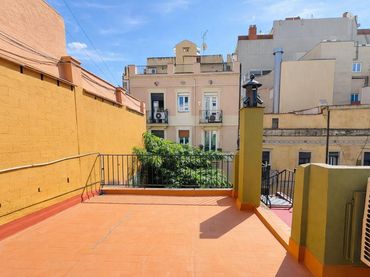 Piso con balcón en venta en Eixample