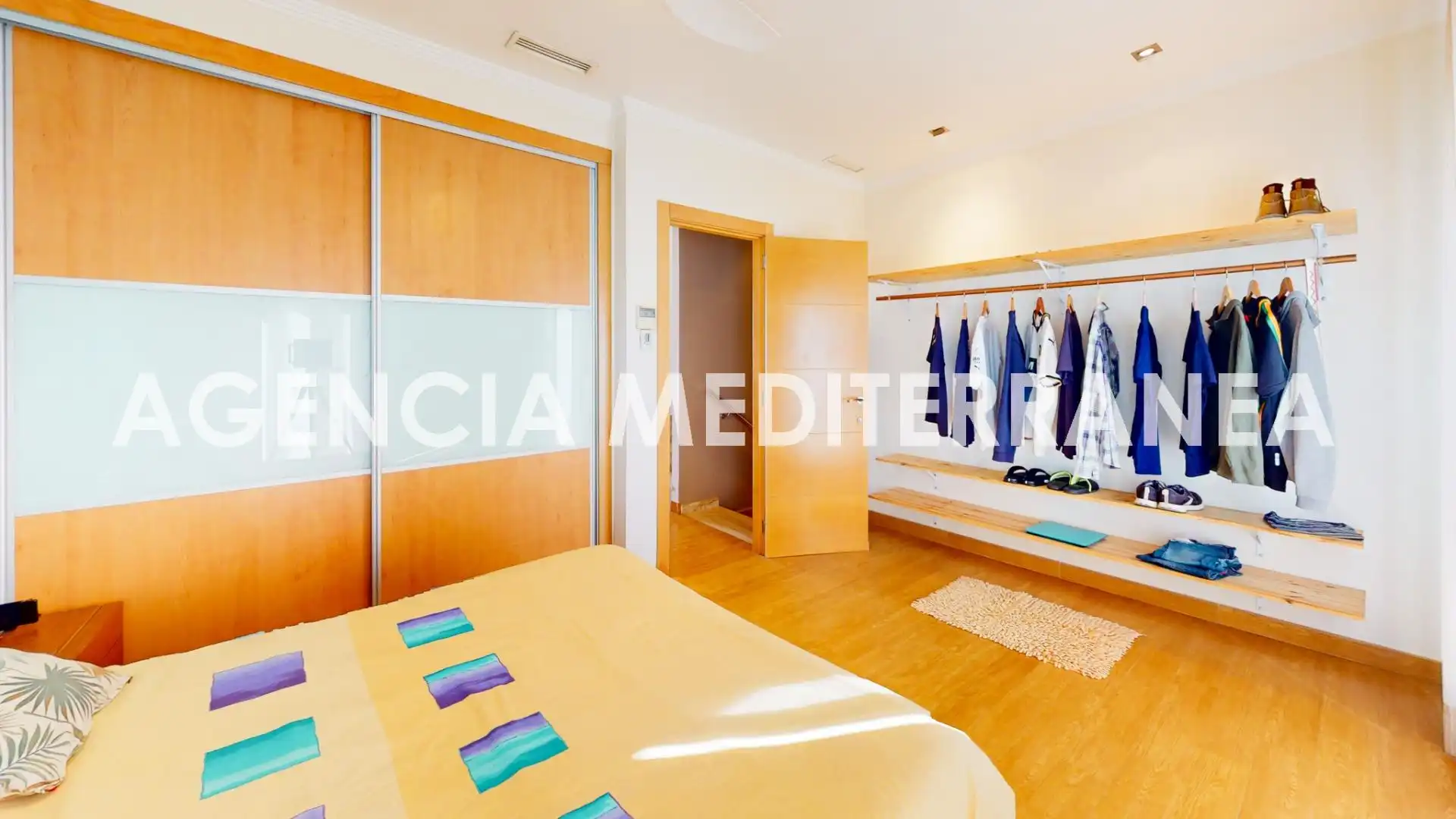Dormitori de Casa o xalet en venda en Burjassot amb Aire condicionat, Calefacció i Terrassa