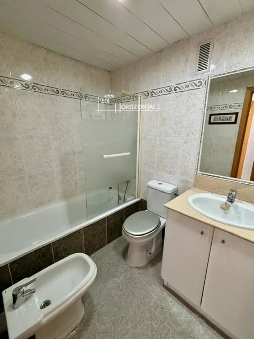 Bathroom of Flat for rent in Sabadell  with Heating