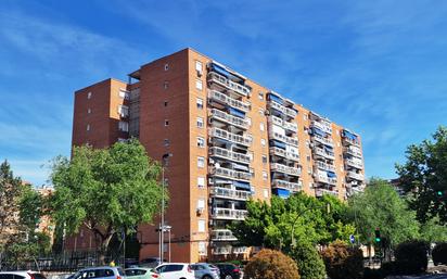 Vista exterior de Pis en venda en Alcorcón amb Calefacció, Parquet i Terrassa