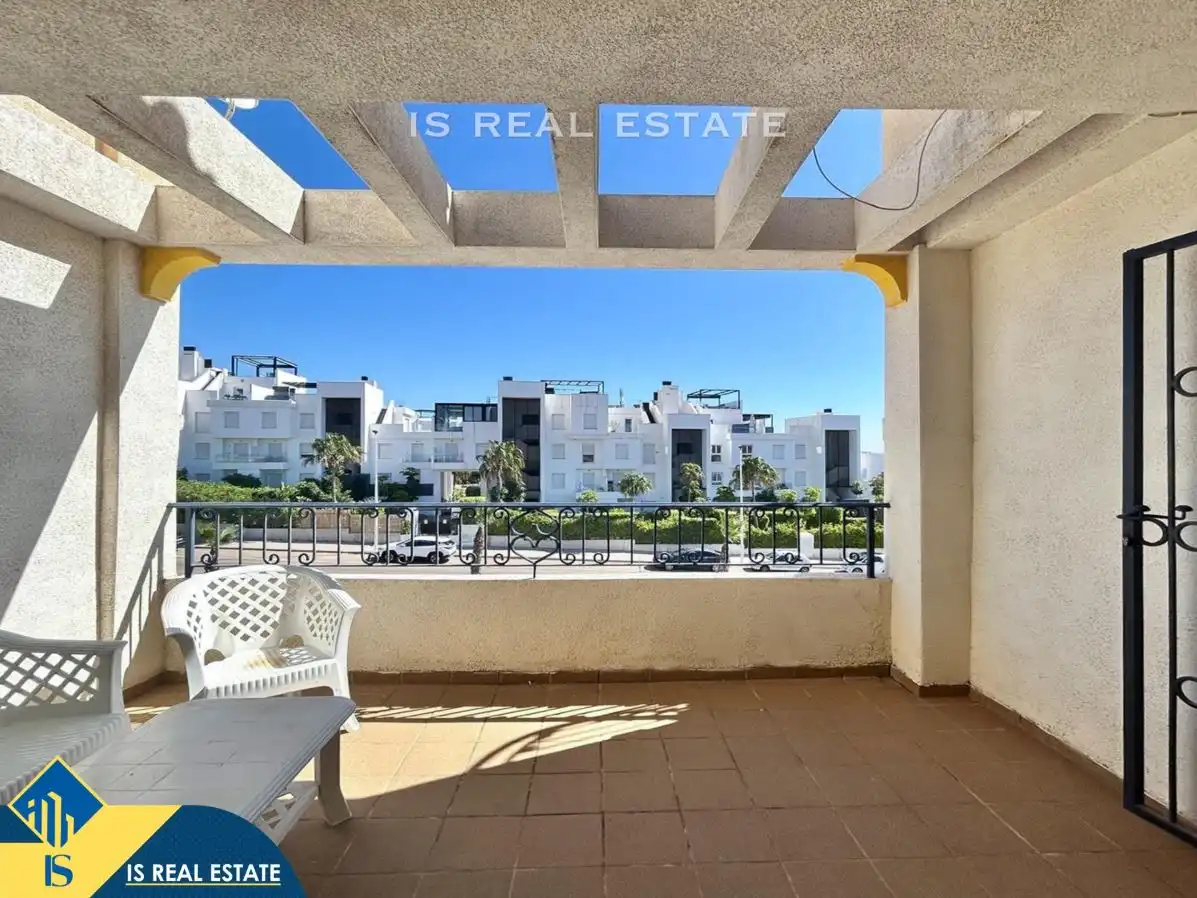Vista exterior de Àtic en venda en Orihuela amb Calefacció, Terrassa i Moblat