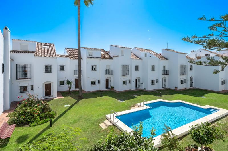 Garden of House or chalet for sale in Marbella  with Heating, Terrace and Swimming Pool