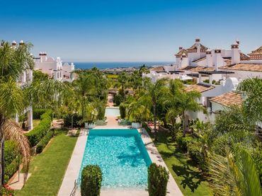 Apartment with pool to rent in Milla de Oro