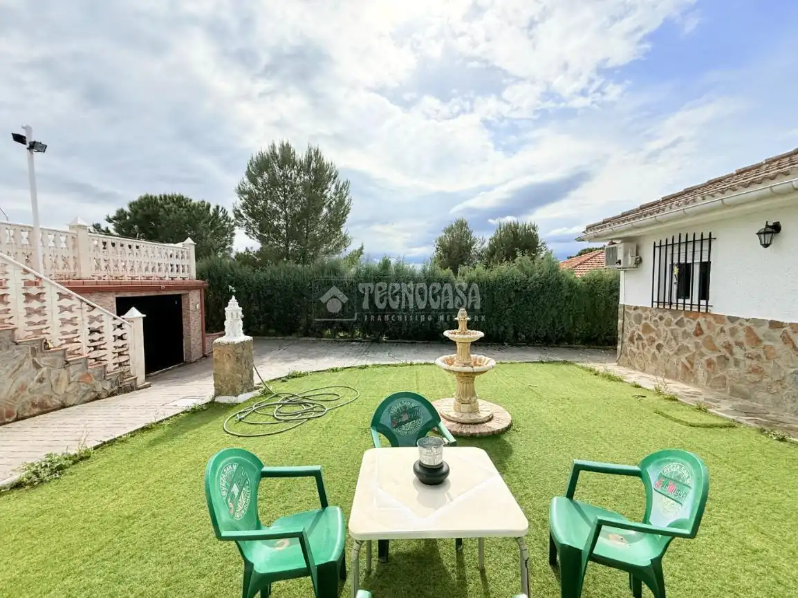 Garten von Haus oder Chalet zum Verkauf in Cedillo del Condado mit Klimaanlage, Heizung und Privatgarten
